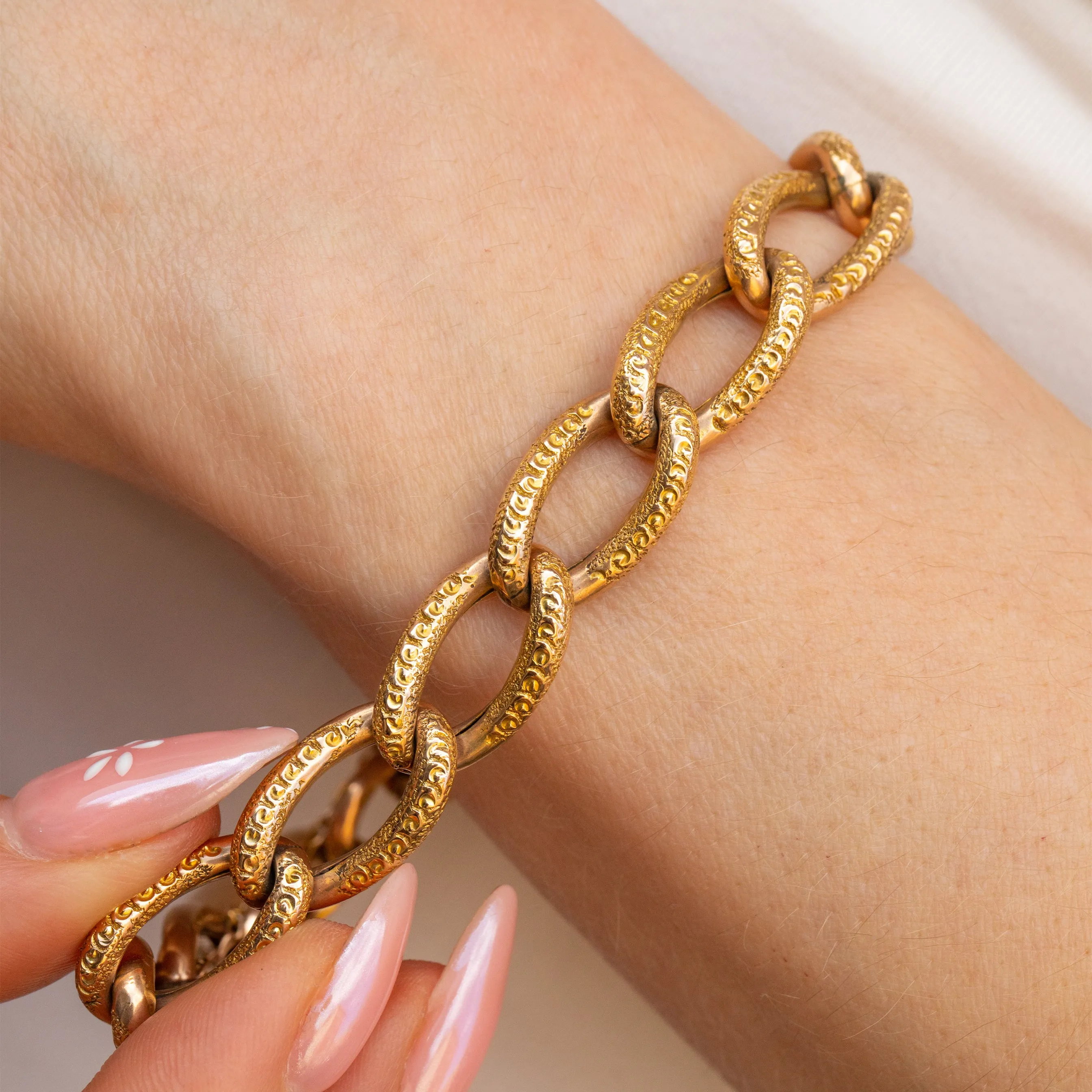 Antique 9ct Gold Engraved Curb Link Bracelet with Engraved Heart Padlock