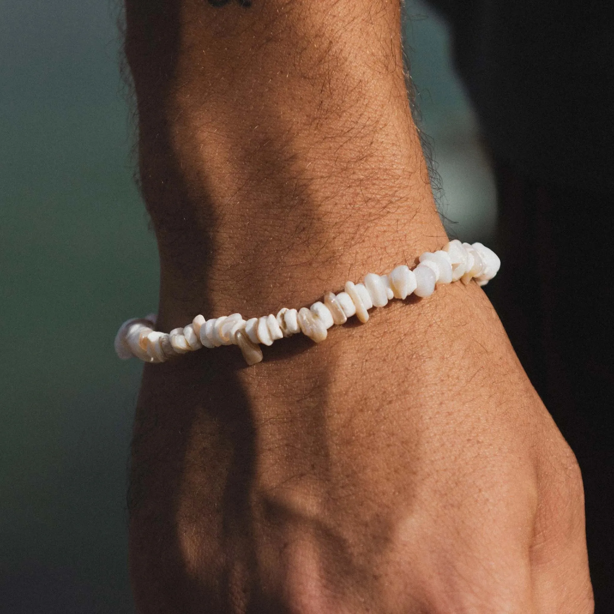 Canggu Puka Shell Surfer Bracelet