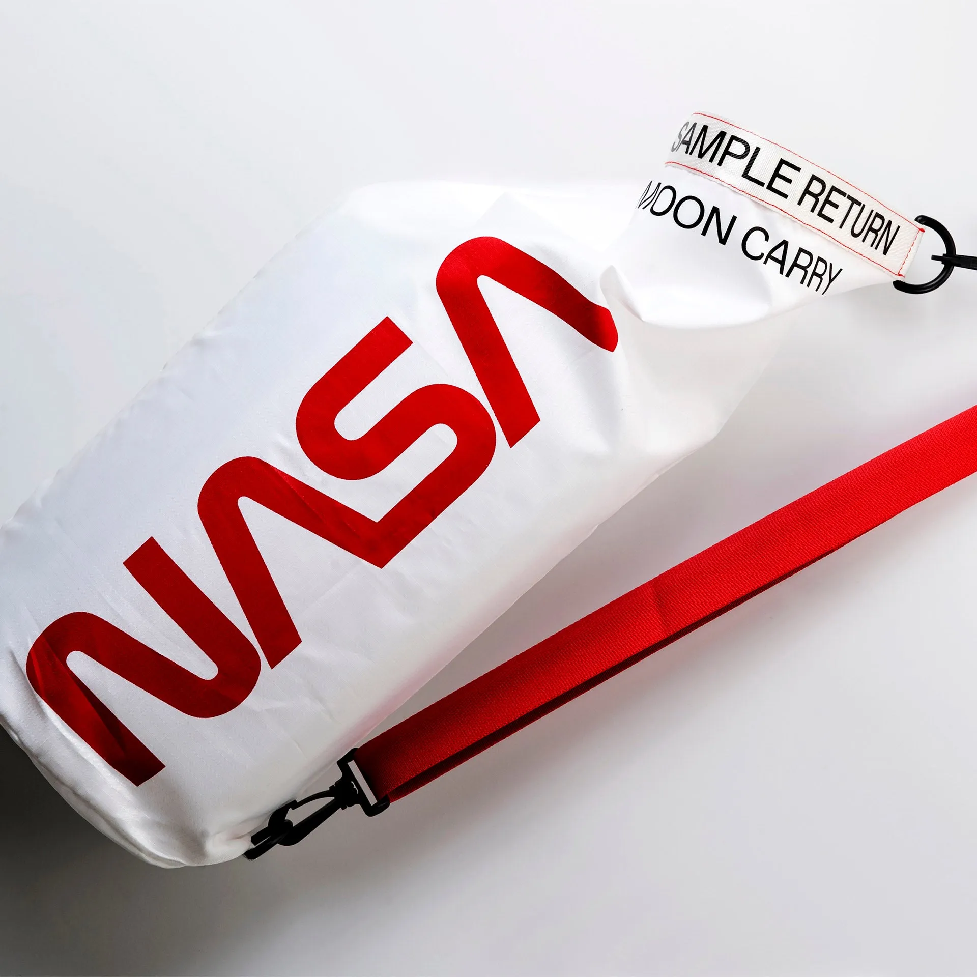 NASA themed - ANICORN "Lunar Sample Return" The Moon Carry